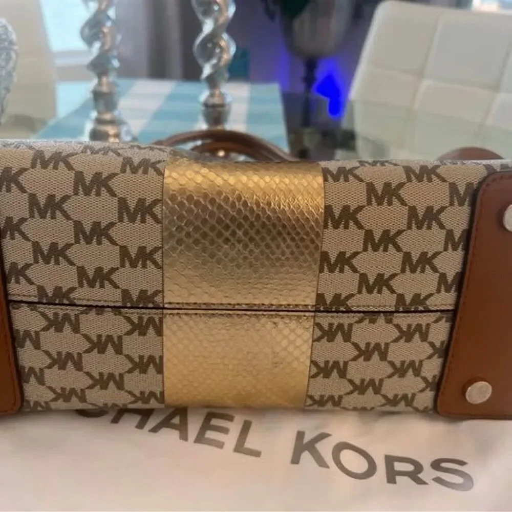 Michael Kors Eva Large Tote + Dust Bag